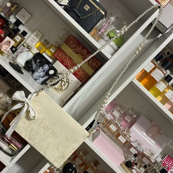 Dior Beauty Pouch - Picture 3 of 12